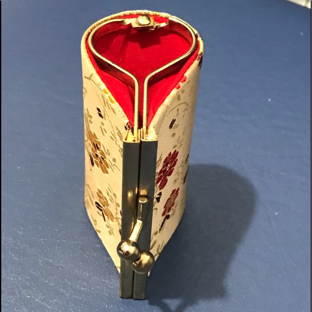 Silk floral kisslock coin purse - Picture 15 of 16